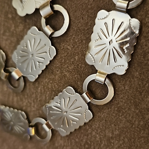 VTG Cowboy Core Southwestern Etched Concho Metal Chain Belt - Picture 4 of 10